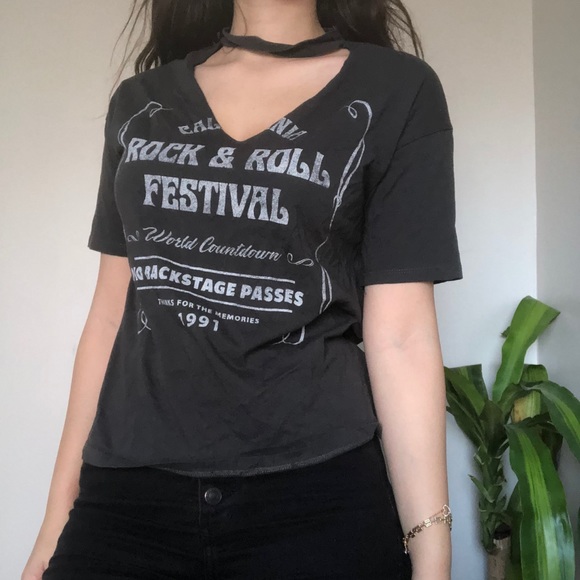 Stradivarius- T-Shirt - Picture 3 of 3